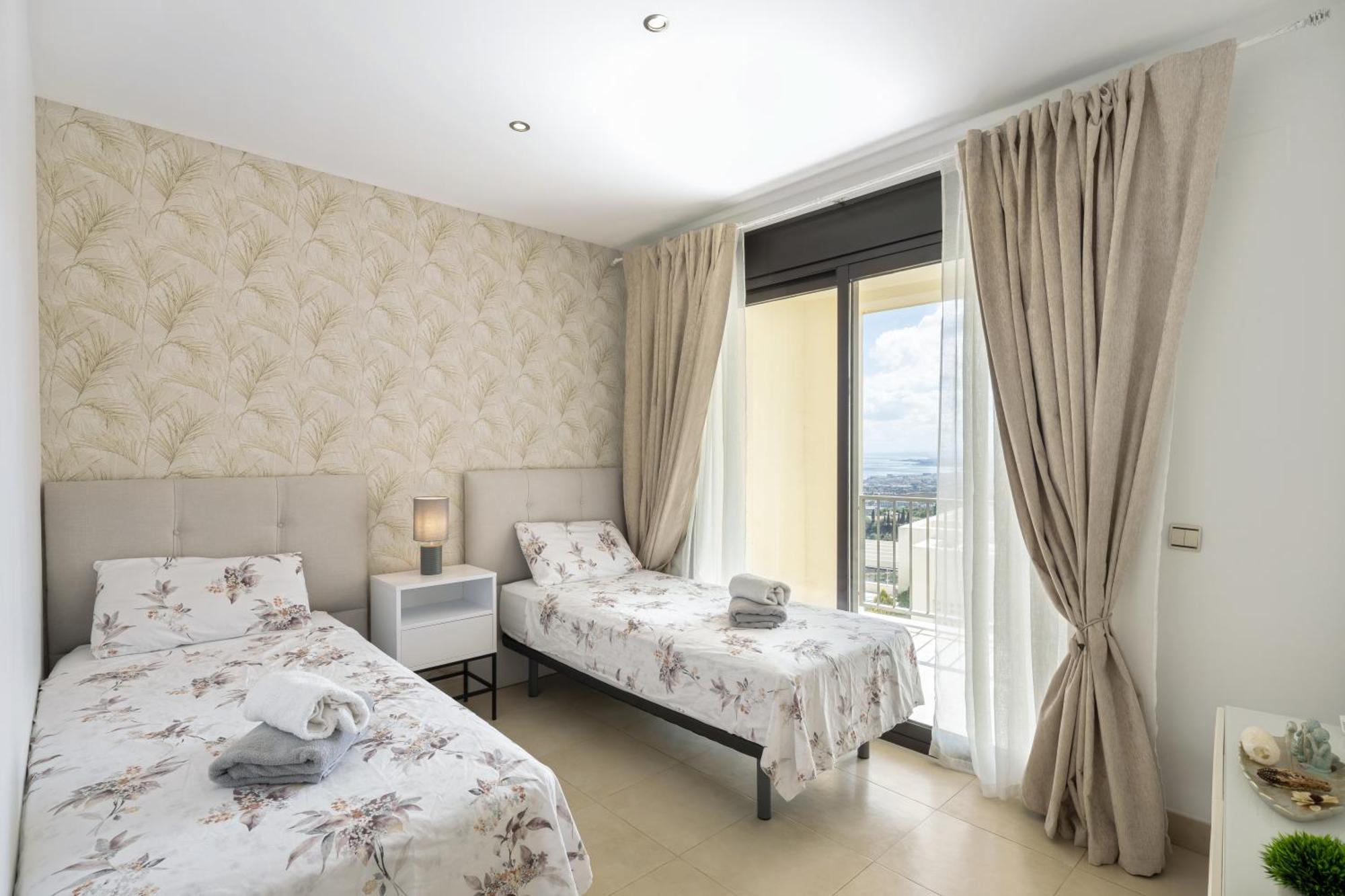 Spectacular Views - Luxury Apartment In Resort - Marbella Hills Экстерьер фото